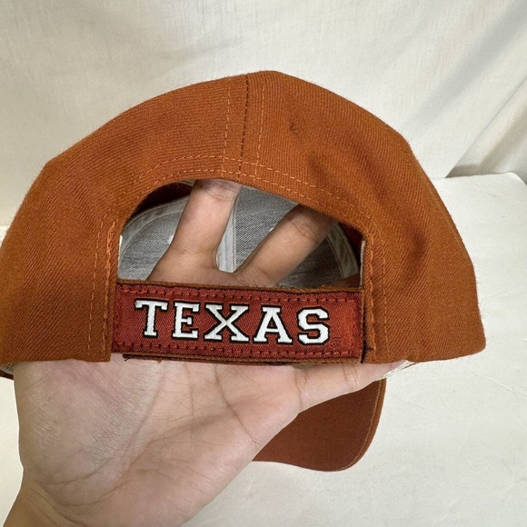 Vintage University of Texas Longhorns Twins Enterprise Embroidered One Size - Picture 3 of 5